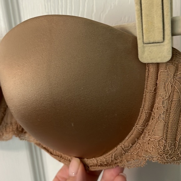 Pink Victoria’s Secret bra - Picture 3 of 4